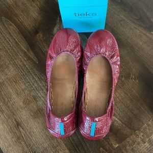 Discontinued Red patent size 8 Ballet flats Tieks